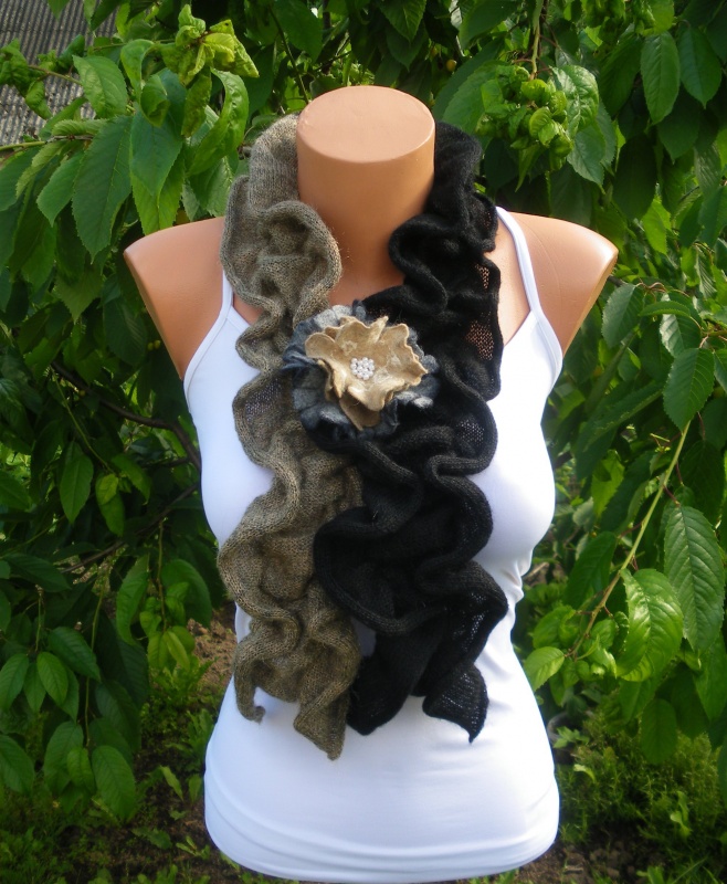 Scarf with sage