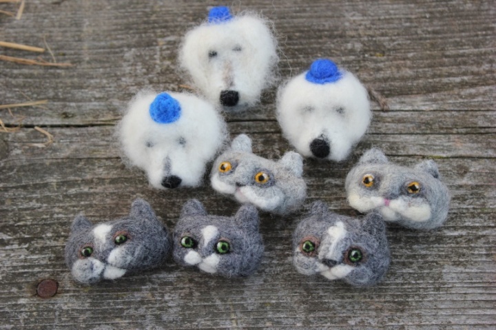 Pet brooches