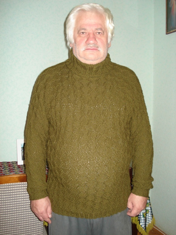 Masculine knitted sweater knitting needles