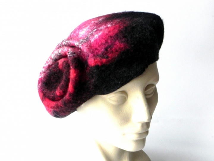 Felted merino wool beret picture no. 2