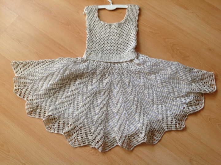 Crocheted linen dress picture no. 2