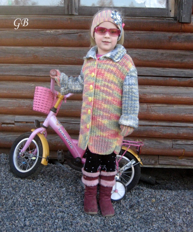 Knitted coats, headbands, gloves picture no. 2