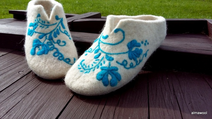 felted tapkutes - Ice queen picture no. 2