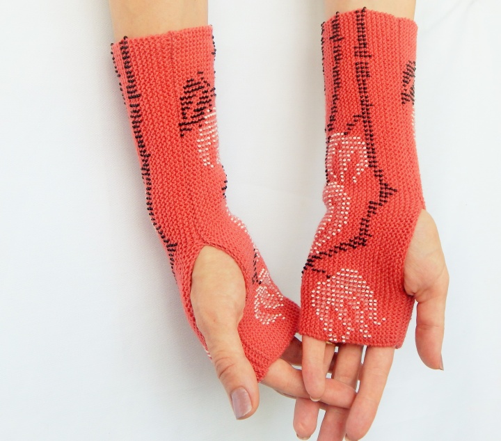 Long fingerless gloves, coral wristers, cashmere wool beaded wrist hand warmers picture no. 3