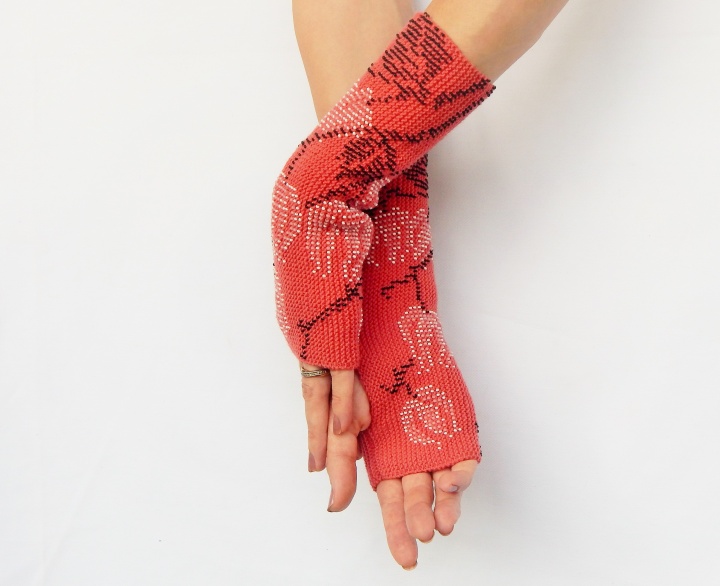 Long fingerless gloves, coral wristers, cashmere wool beaded wrist hand warmers picture no. 2