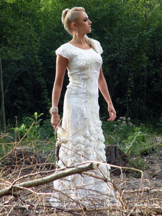 Bridal gowns " White Deer " picture no. 2