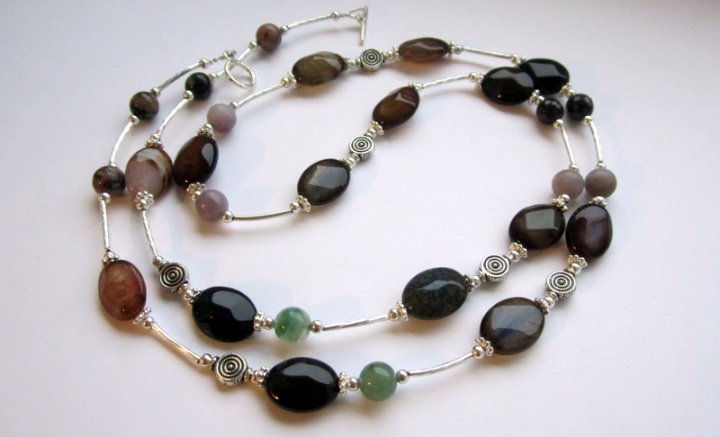 Long necklace with agate