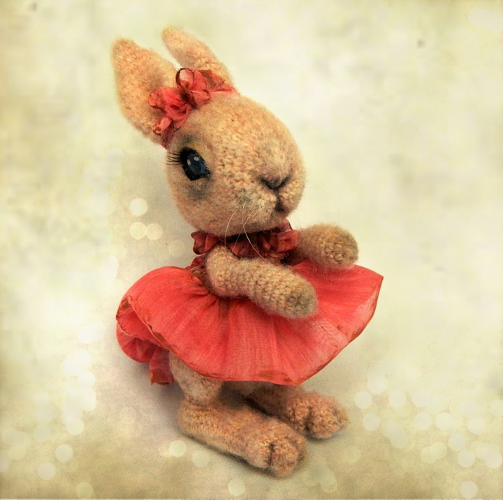 Crochet bunny rabbit - poseable art doll / toy picture no. 2