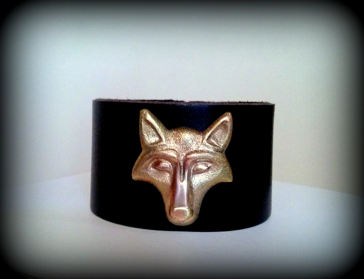 Bracelet leather, wolf