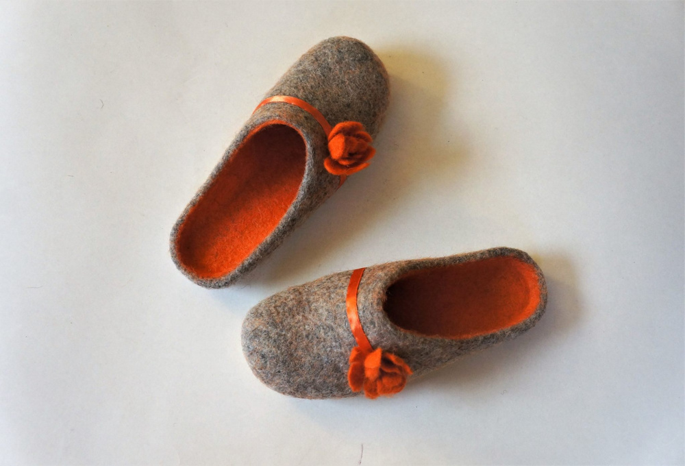 Felted slippers for women picture no. 2