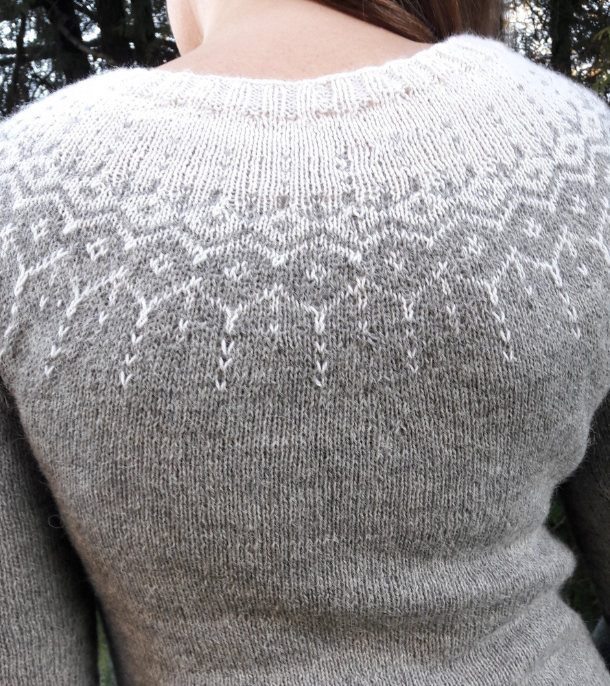 Grey knitted sweaterdress picture no. 3