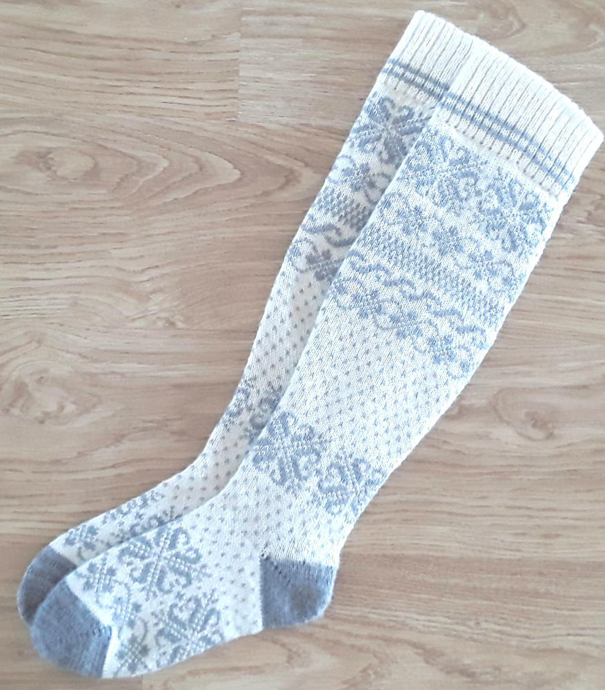 Long Wool socks with patterns  picture no. 2