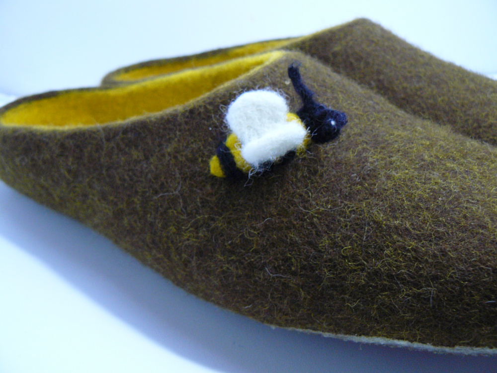 Handmade felted slippers. Non slippery sole. picture no. 3