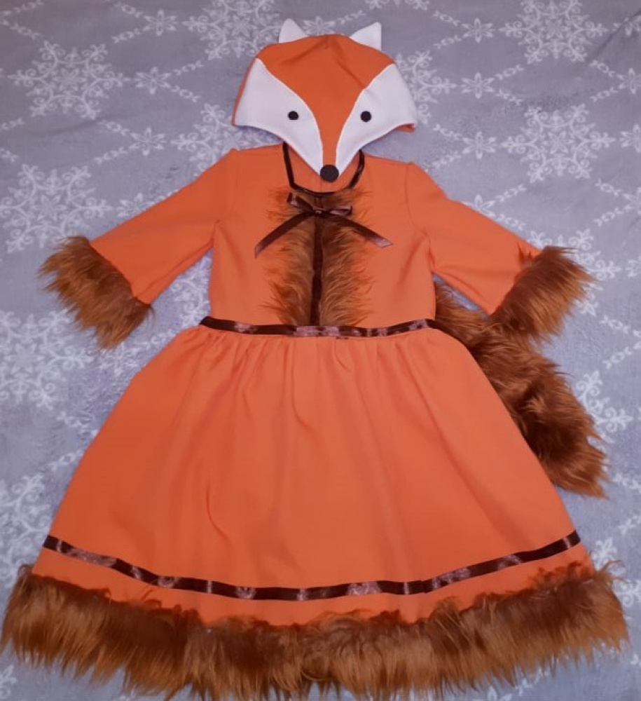 Fox carnival costume with brown decor for girls