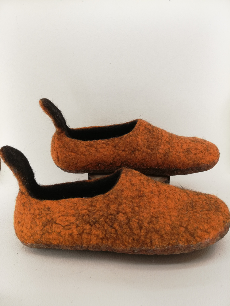 orange slippers picture no. 2