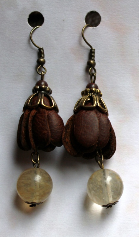 earrings with skin