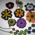 Bracelets and necklaces - Brooches - felting