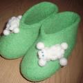 Admired the lamb - Shoes & slippers - felting