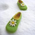 Green with flowers - Shoes & slippers - felting