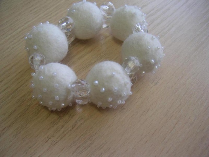 White bracelet with glass inserts