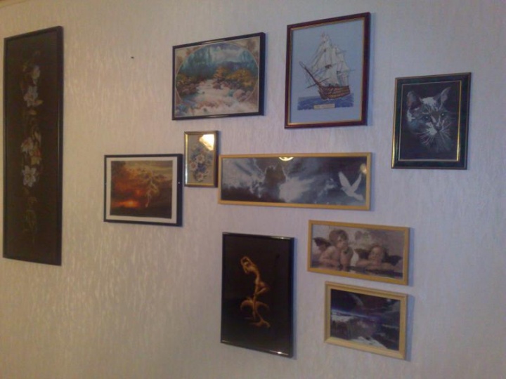 Get a traditional house with a cross embroidered paintings