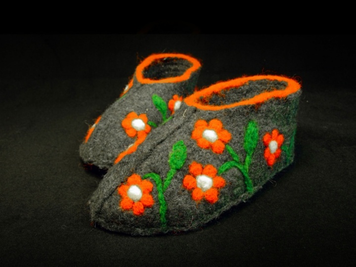 Warm flowery slippers