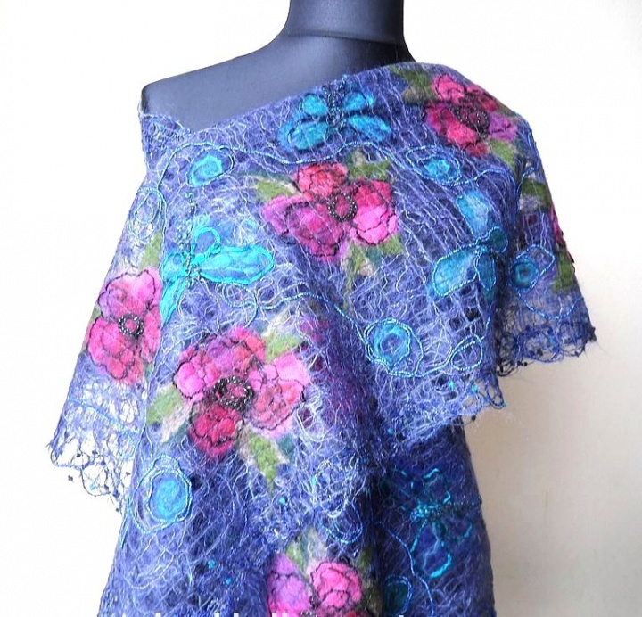 Openwork country " Electric Blue "