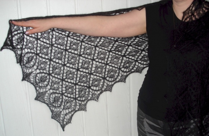 Black mesh picture no. 2