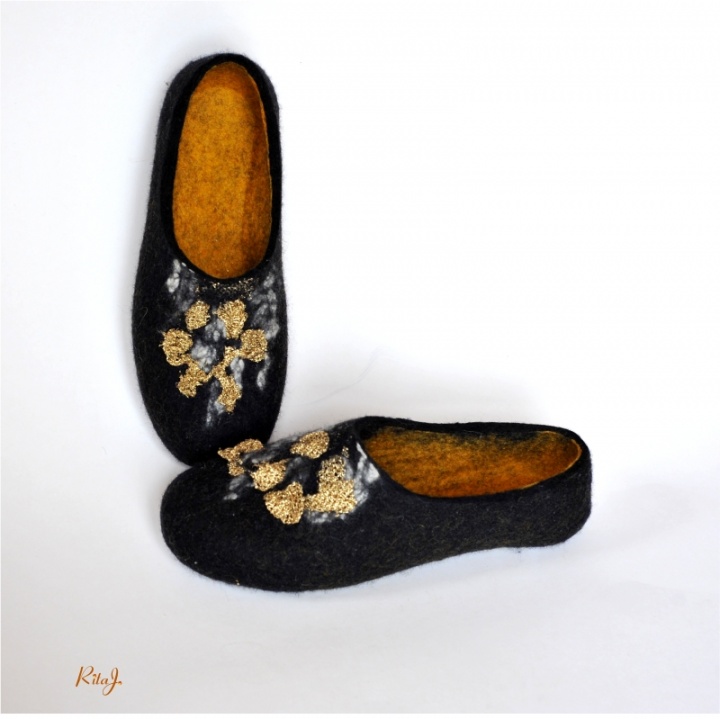 Felt slippers with gold / Felted slippers picture no. 2