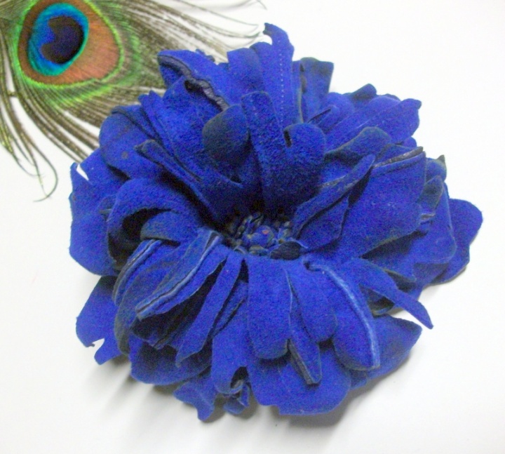 BLUE VARNISHED BROOCH