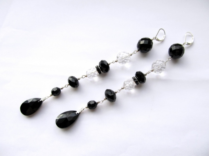 Long earrings with glass drops picture no. 2