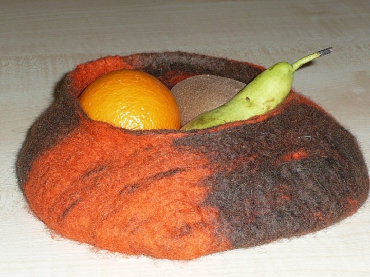 Brown-orange cart