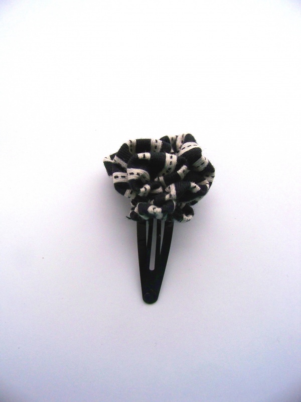 Mini black and white flower
