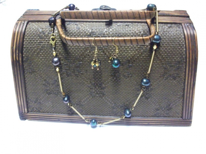 CHAMELIONINIAI PEARLS