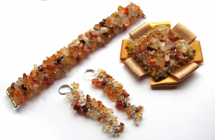 Carnelian jewelry chipping