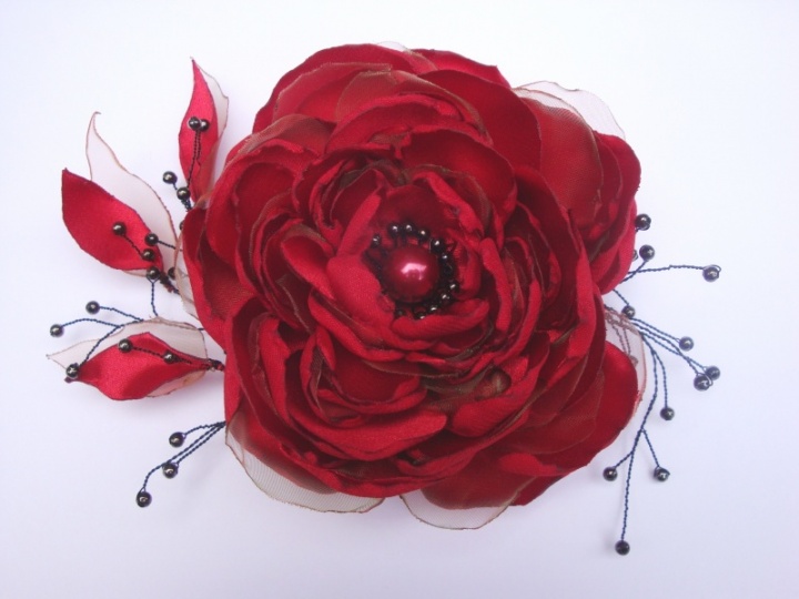 Red-flower brooch picture no. 2