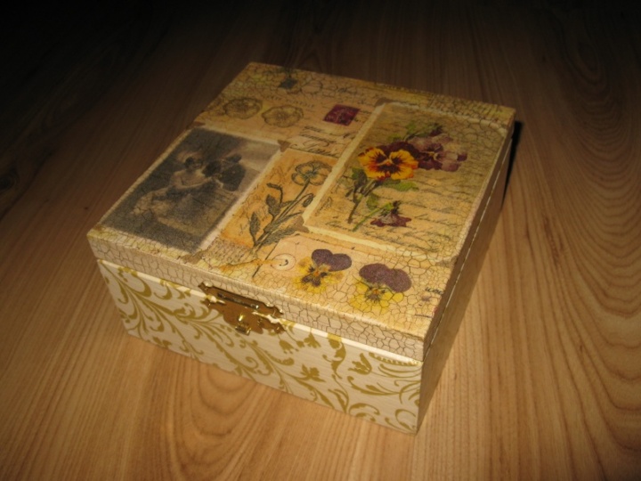 Box " memories ... "