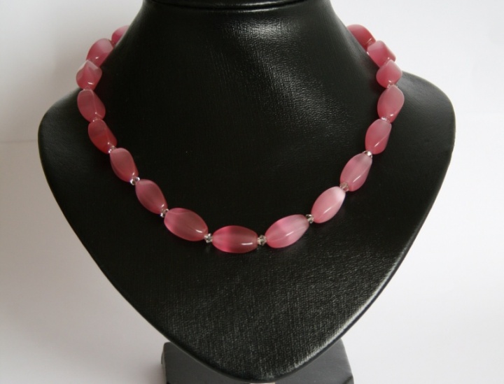 Necklaces " pink "