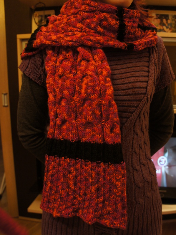 Red scarf picture no. 2
