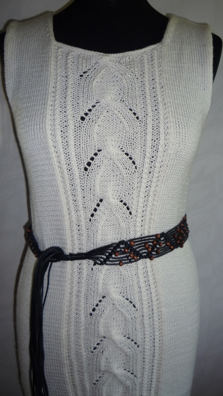 white dress with the ends of the fallen picture no. 2