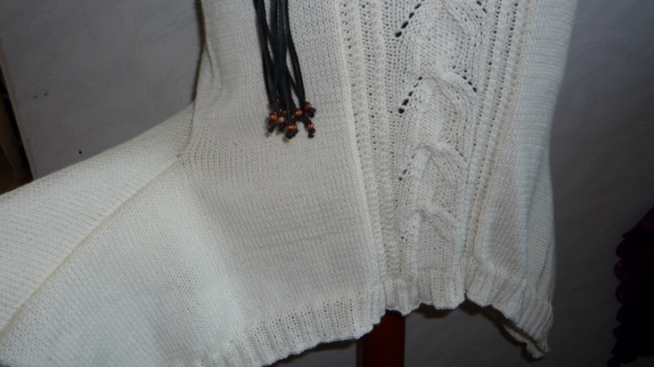 white dress with the ends of the fallen picture no. 3