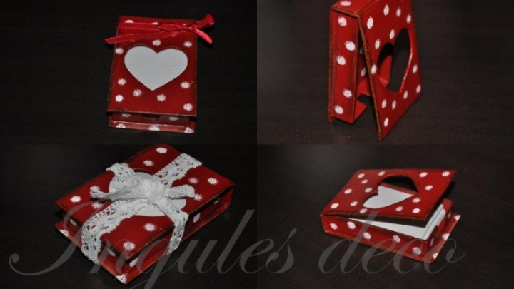 + Box leaves for notes,