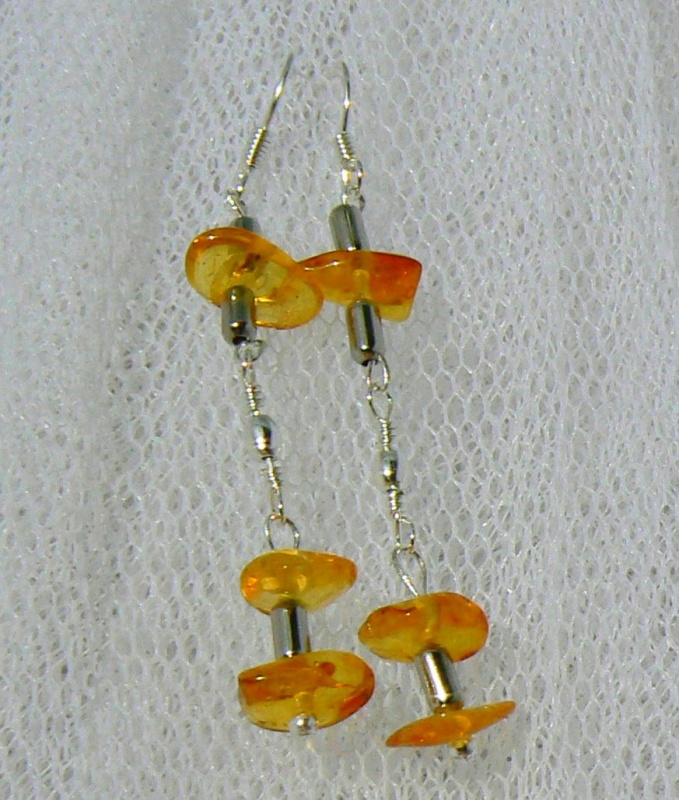 Amber auskariukai