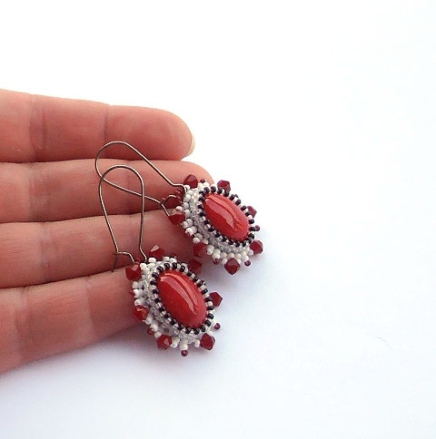 Red jadeite cabochon earrings picture no. 2
