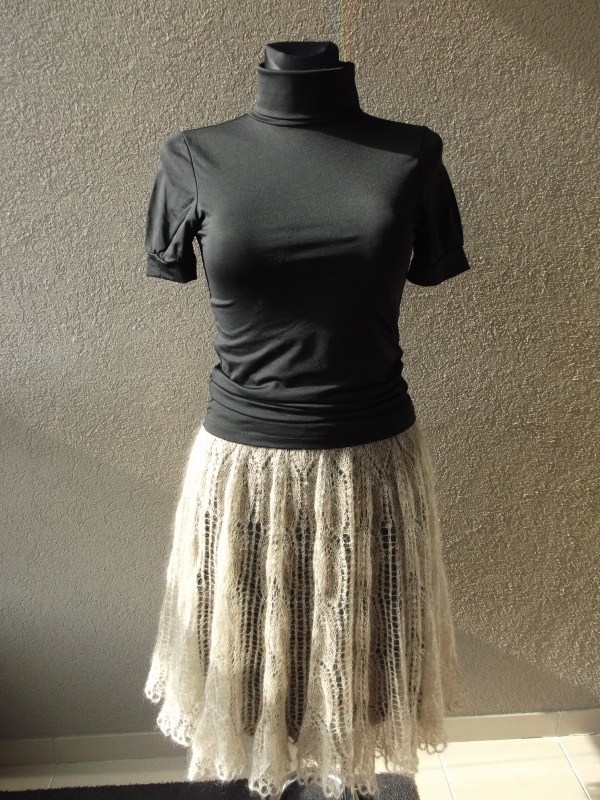 Knitted skirt