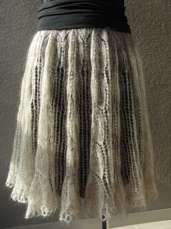 Knitted skirt picture no. 2