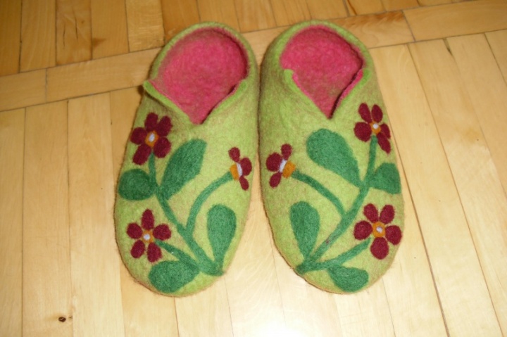Felt slippers picture no. 2