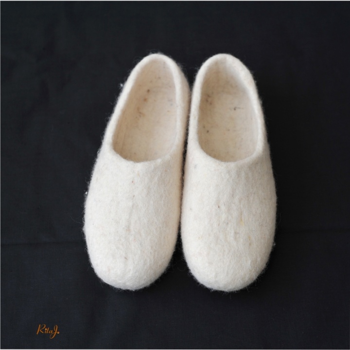Felted wool slippers / white picture no. 3