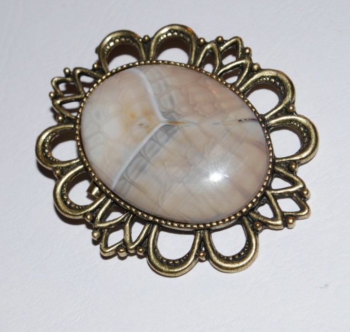 Brass brooch with agate picture no. 3
