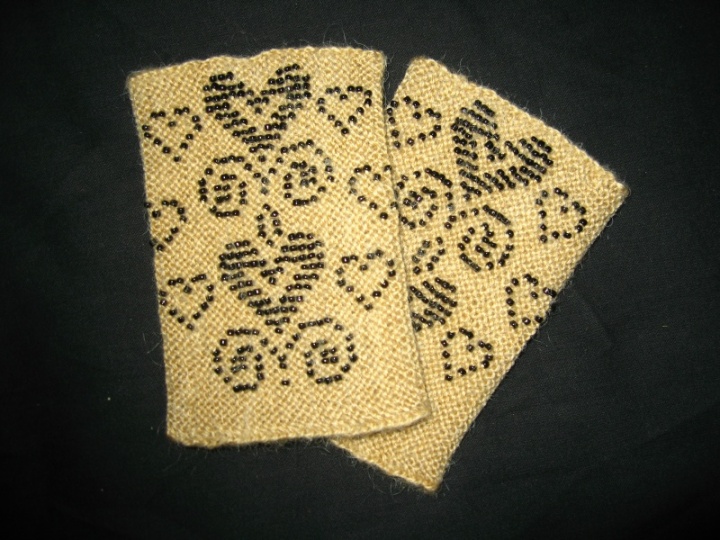 Beige / Black